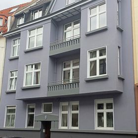 Haus mit Balkon nachher